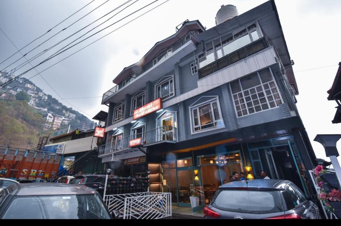 Hotel Avalanche Shimla Exteriör bild